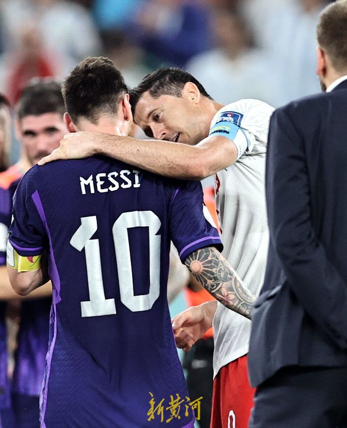  莱万多夫斯基回归赛场，爆冷首场状态亮眼，MAD观众沸腾！